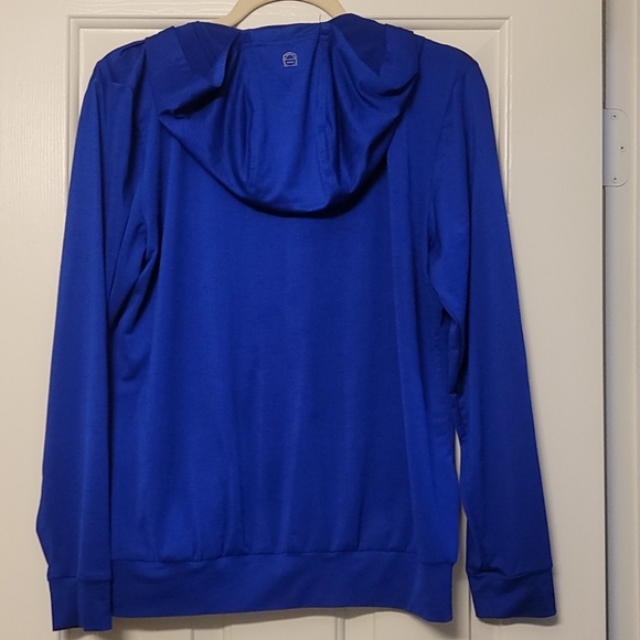 Lightweight portable fold atheltic hoodie - Picture 3 of 3